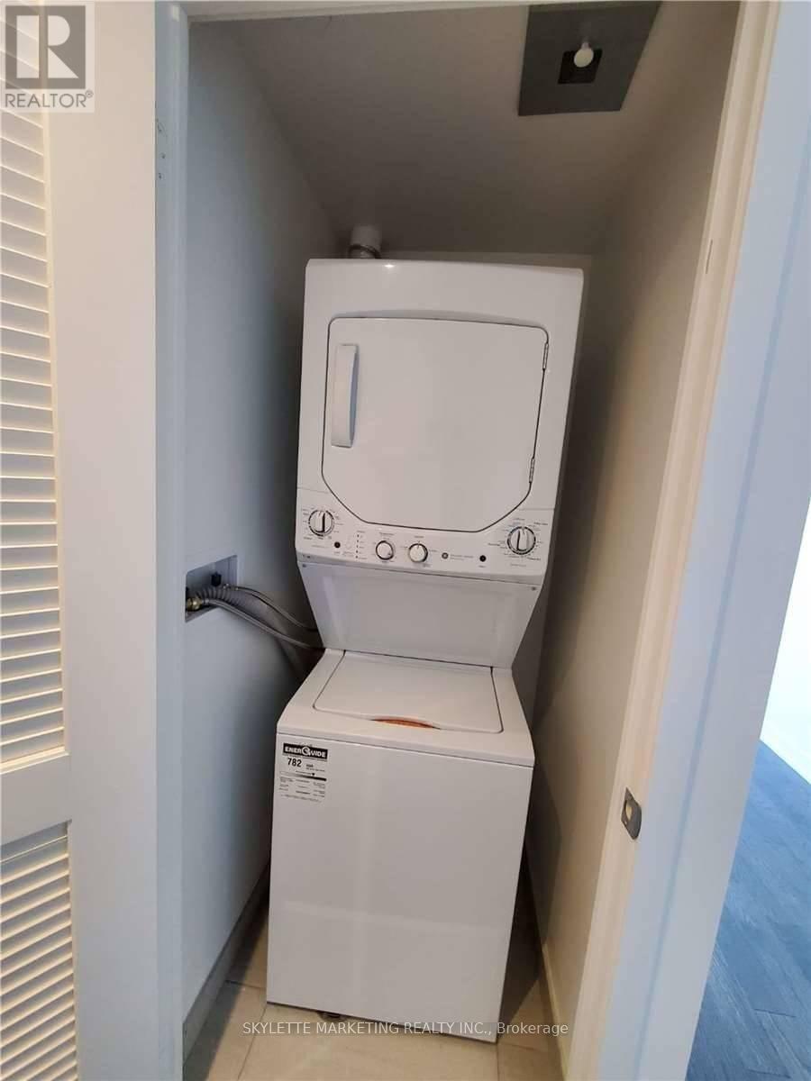 1917 - 25 Richmond Street E, Toronto, Ontario  M5C 0A6 - Photo 13 - C12878544