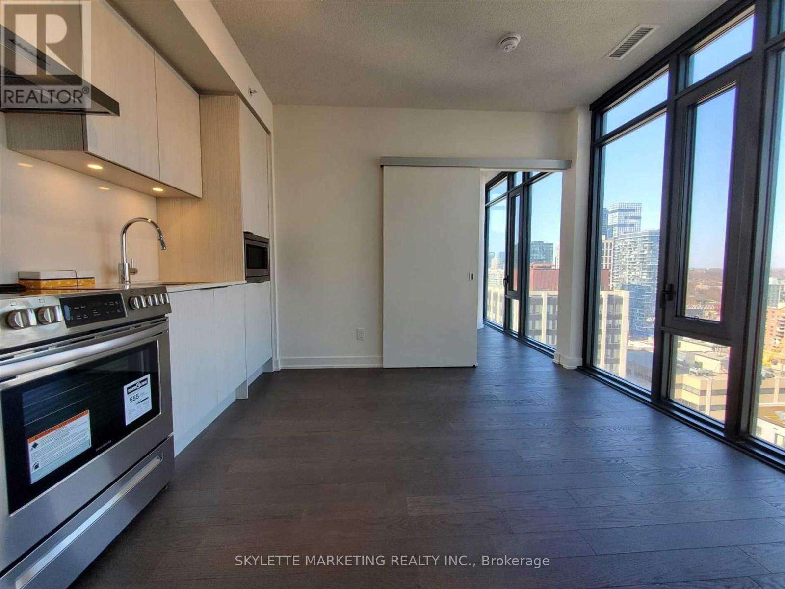 1917 - 25 Richmond Street E, Toronto, Ontario  M5C 0A6 - Photo 4 - C12878544