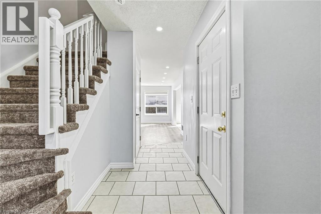 41 Pinewoods Drive, Stoney Creek, Ontario  L8J 3V2 - Photo 2 - 40810013