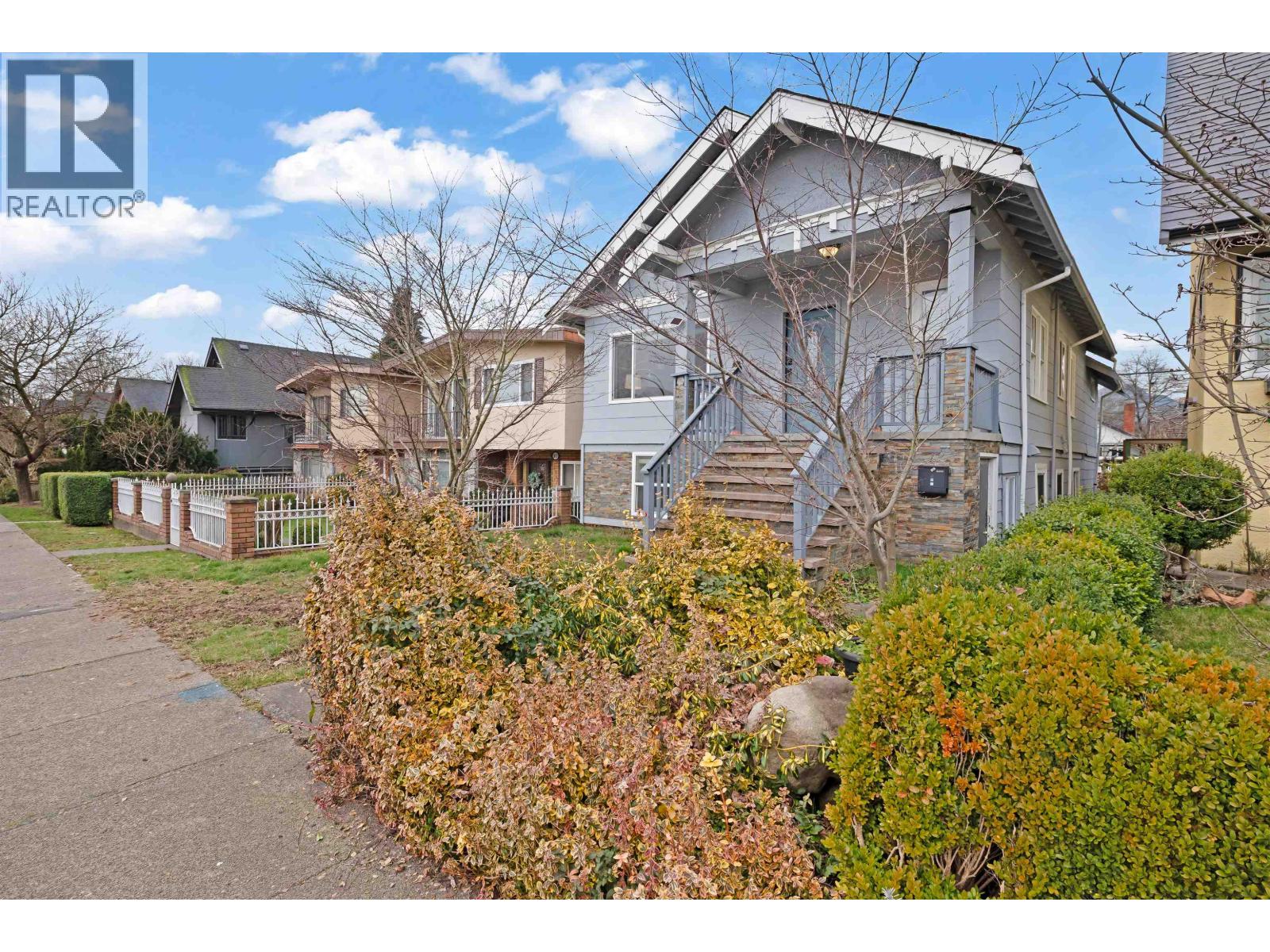 2675 Dundas Street, Vancouver, British Columbia  V5K 1R1 - Photo 2 - R3099420