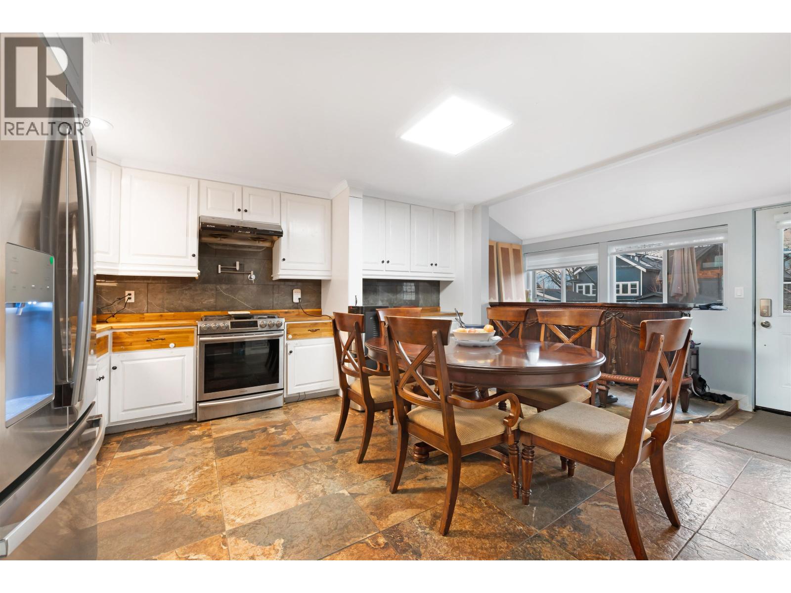 2675 Dundas Street, Vancouver, British Columbia  V5K 1R1 - Photo 8 - R3099420