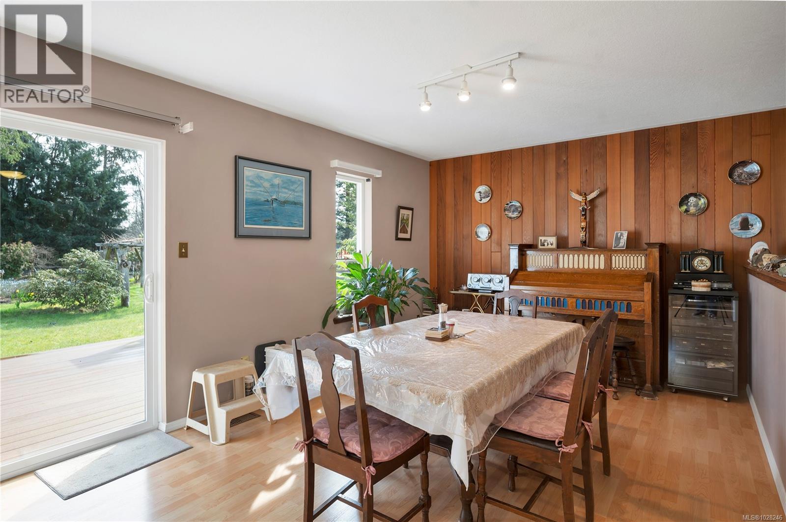 8906 Mclarey Ave, Black Creek, British Columbia  V9J 1A3 - Photo 11 - 1028246