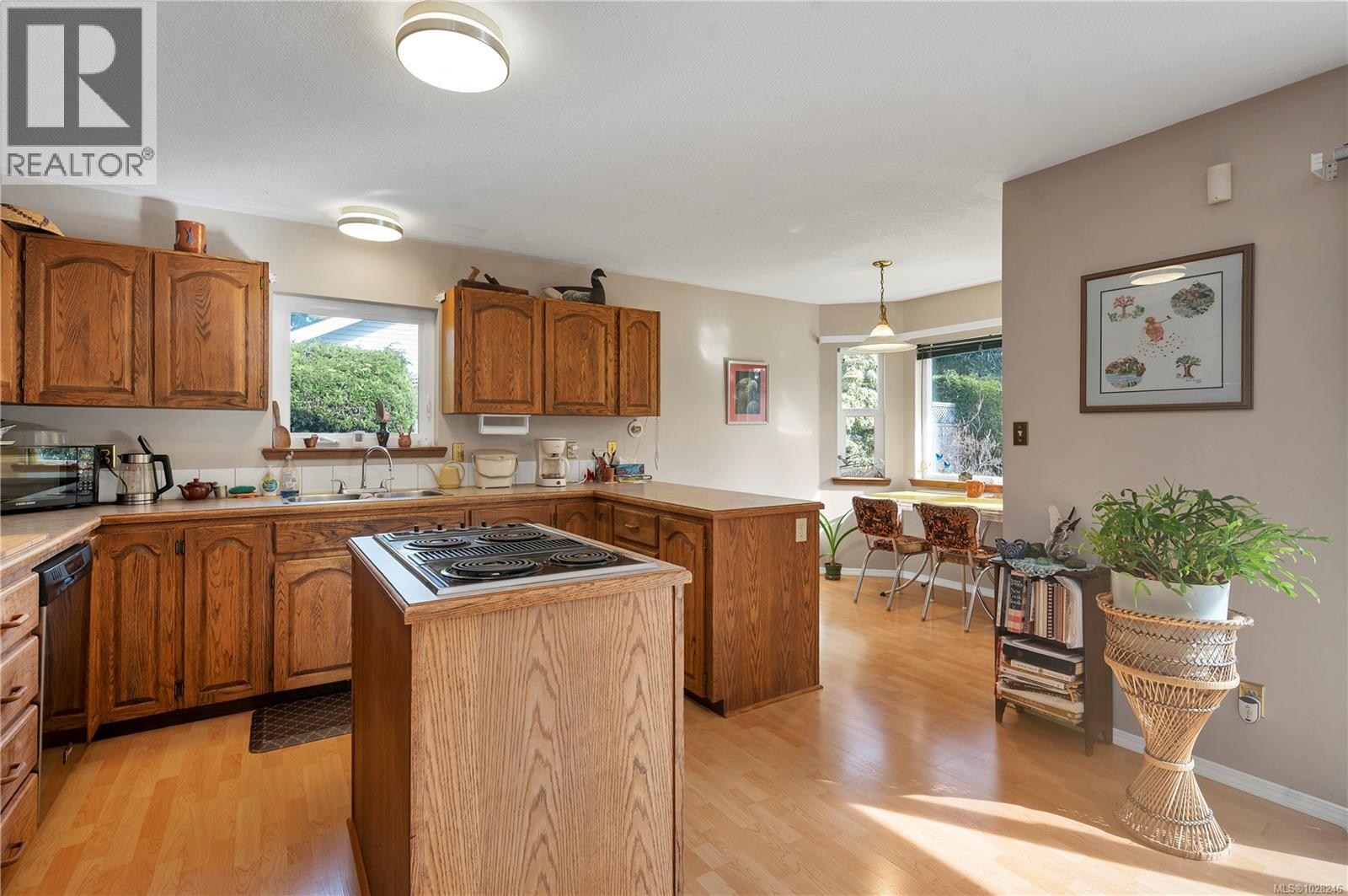 8906 Mclarey Ave, Black Creek, British Columbia  V9J 1A3 - Photo 6 - 1028246