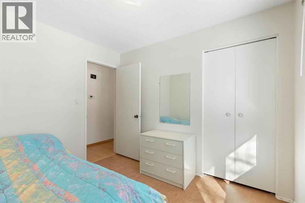 115 Midvalley Place Se, Calgary, Alberta  t2x 1k3 - Photo 24 - A2292940