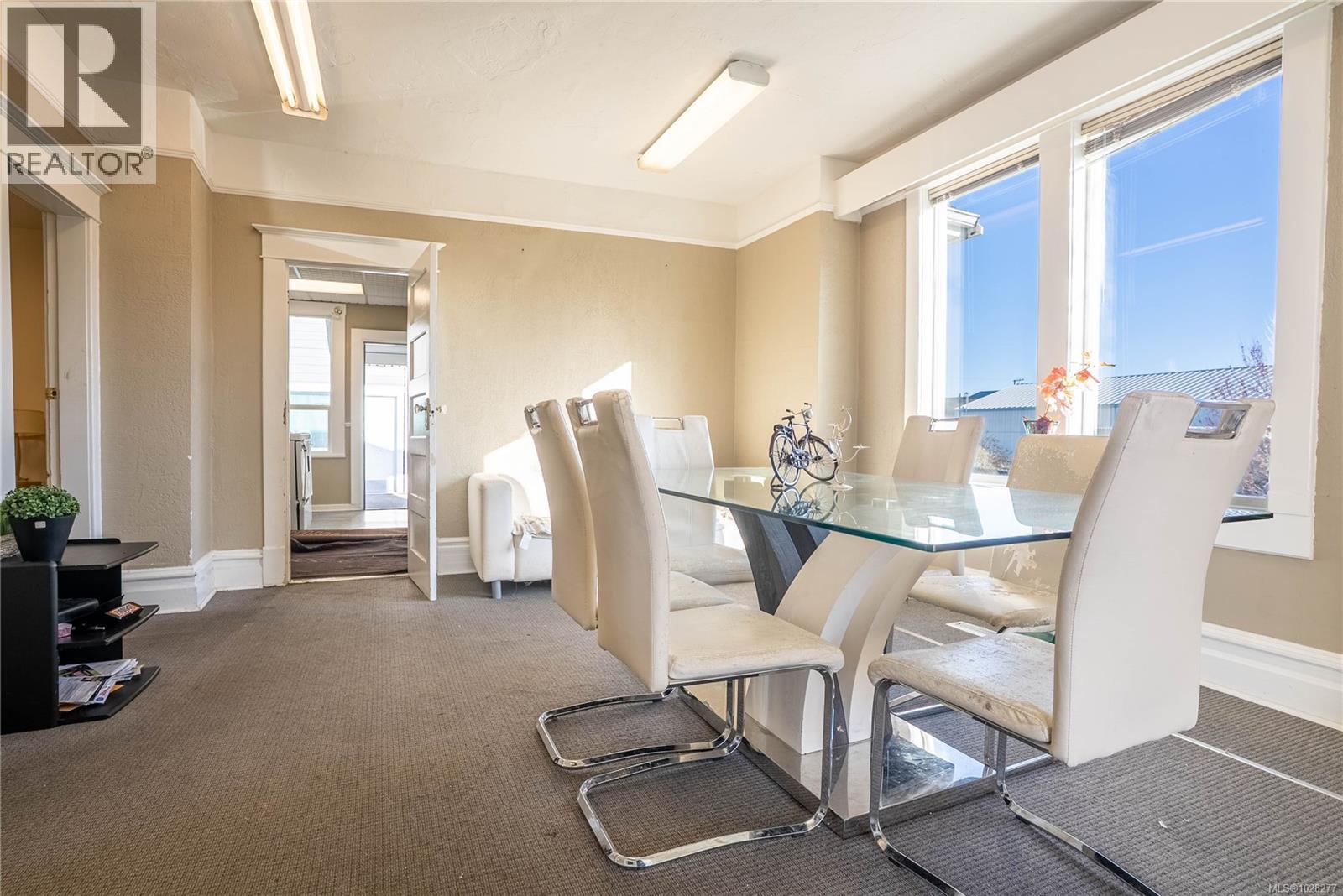 418 Alpha Terr, Victoria, British Columbia  V8Z 1B6 - Photo 2 - 1028277