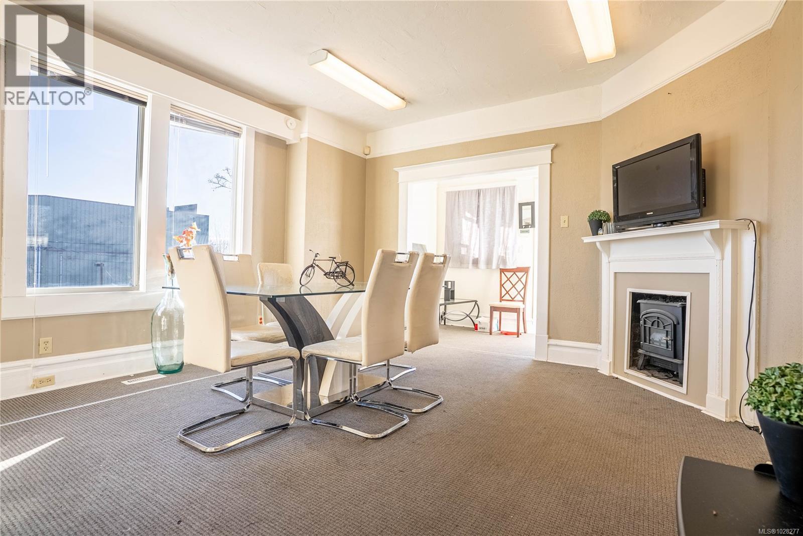 418 Alpha Terr, Victoria, British Columbia  V8Z 1B6 - Photo 3 - 1028277