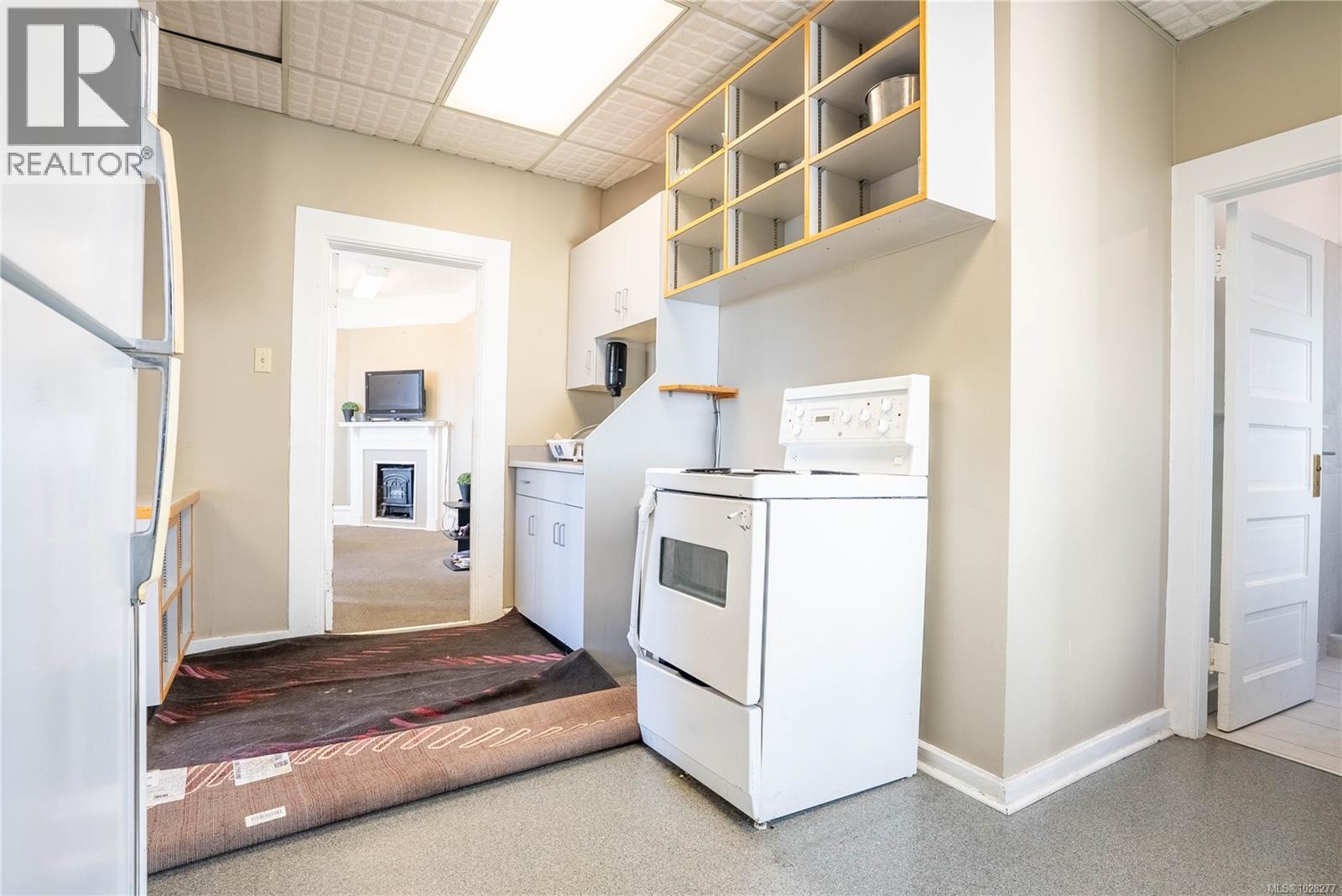 418 Alpha Terr, Victoria, British Columbia  V8Z 1B6 - Photo 5 - 1028277