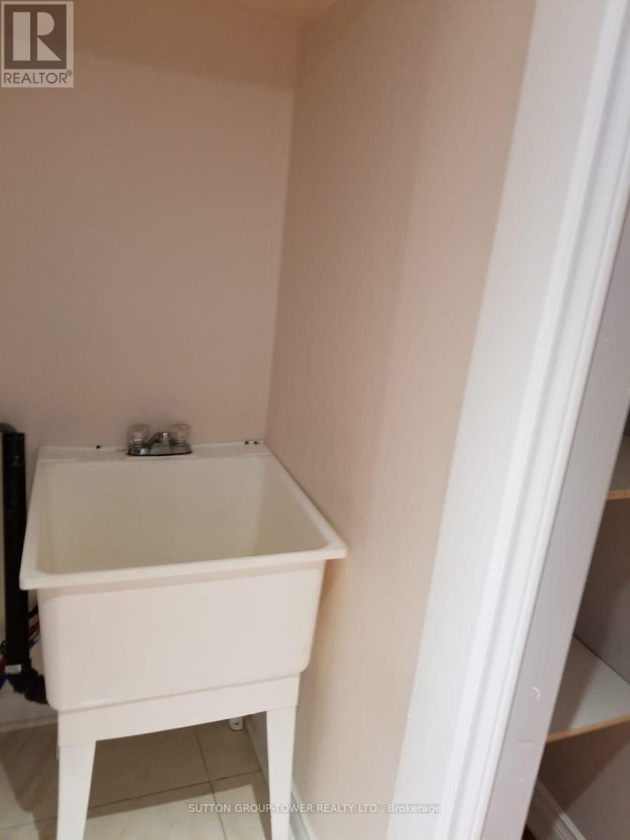 Bsmnt - 8 Penelope Street, Brampton, Ontario  L6P 3H7 - Photo 13 - W12878510