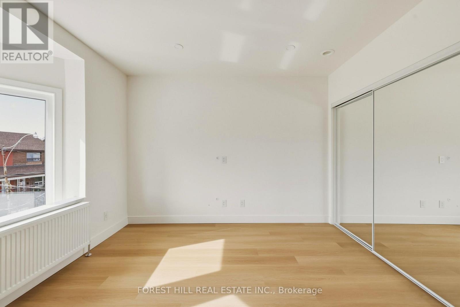 Upper - 250 Hallam Street, Toronto, Ontario  M6H 1Y1 - Photo 10 - W12878526