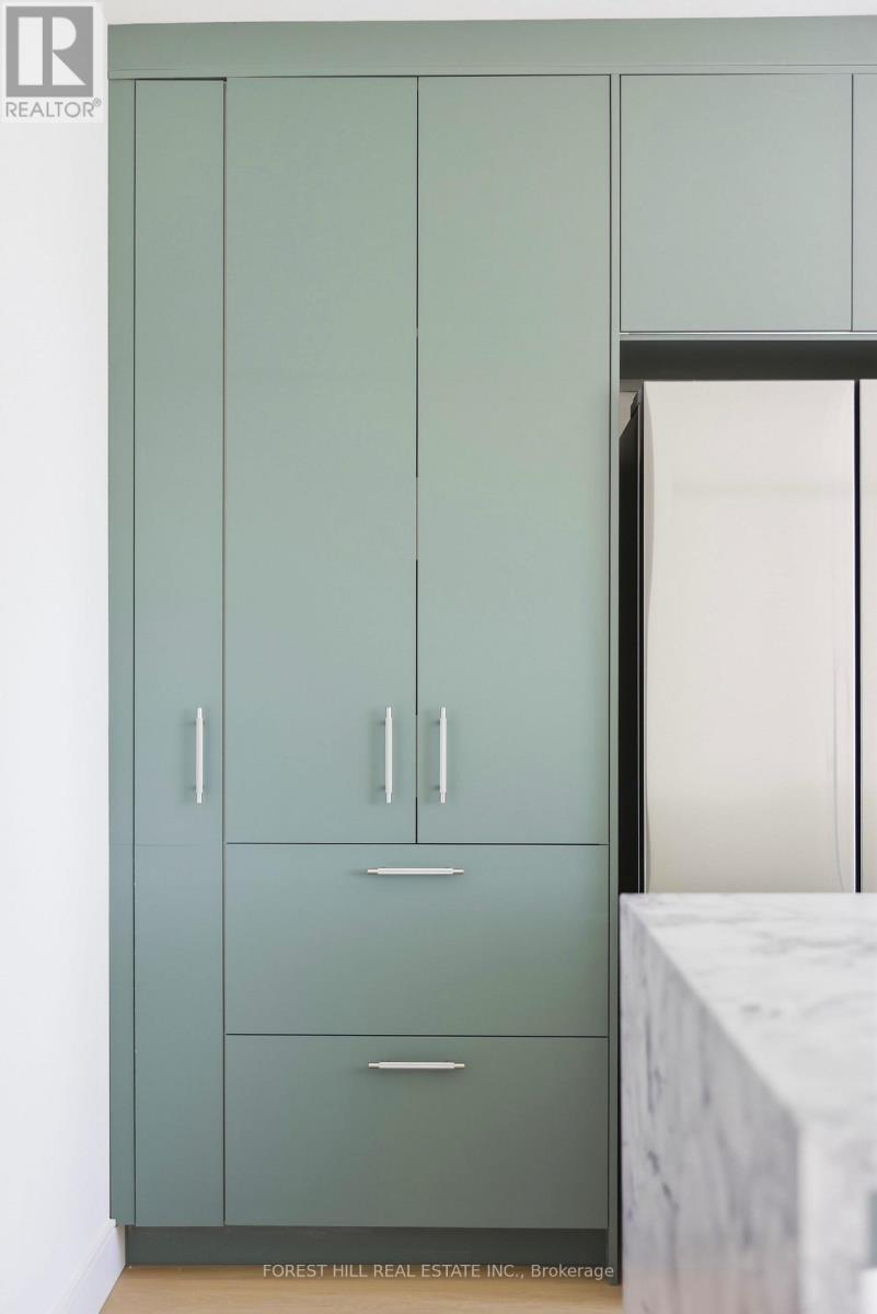 Upper - 250 Hallam Street, Toronto, Ontario  M6H 1Y1 - Photo 12 - W12878526