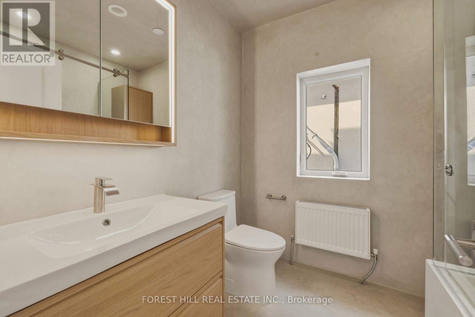 Upper - 250 Hallam Street, Toronto, Ontario  M6H 1Y1 - Photo 19 - W12878526