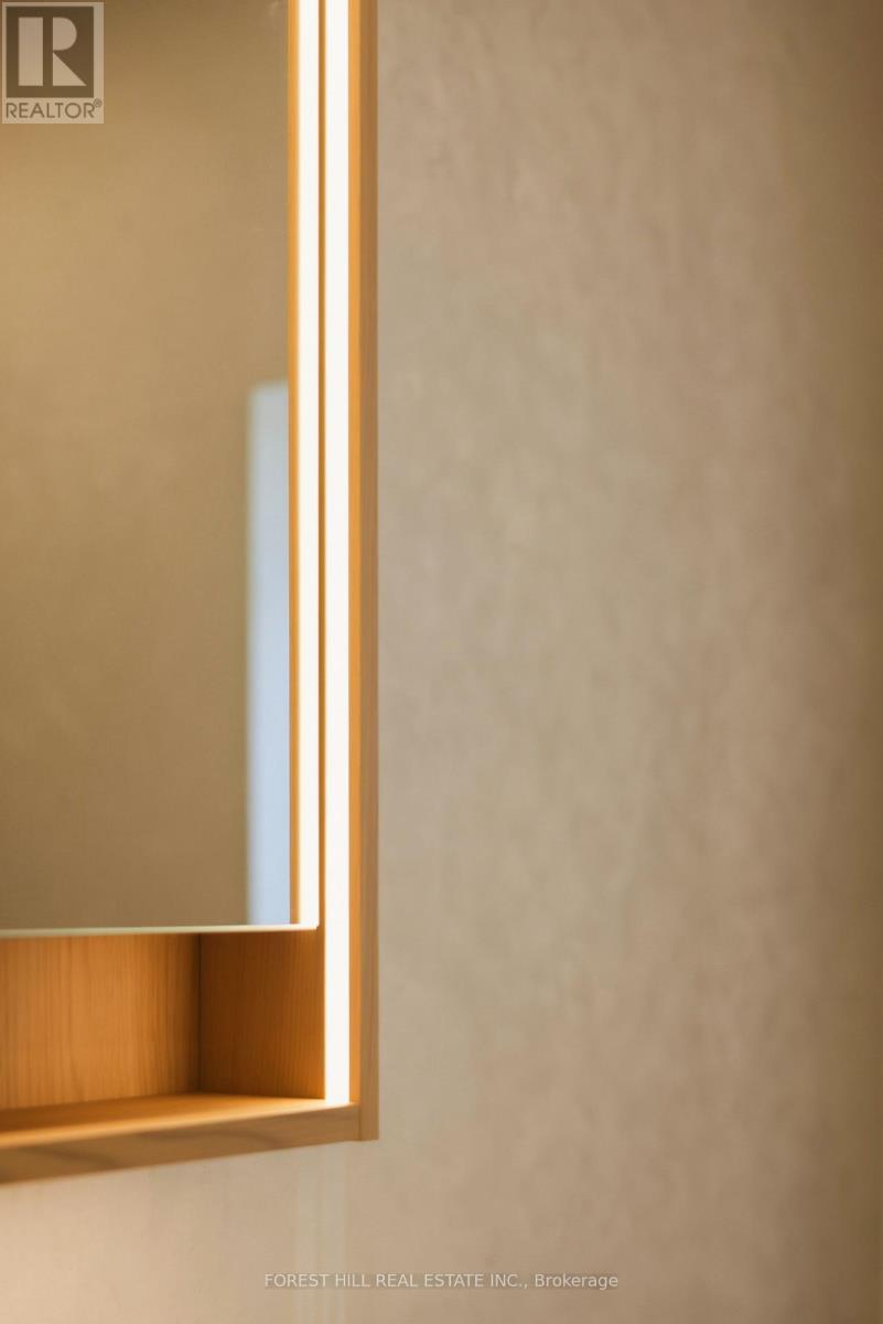 Upper - 250 Hallam Street, Toronto, Ontario  M6H 1Y1 - Photo 21 - W12878526