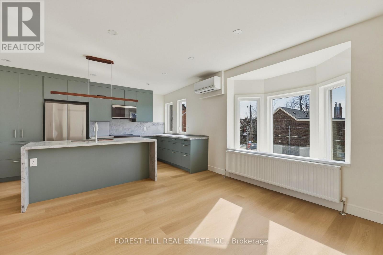 Upper - 250 Hallam Street, Toronto, Ontario  M6H 1Y1 - Photo 3 - W12878526