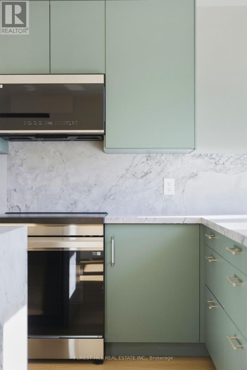 Upper - 250 Hallam Street, Toronto, Ontario  M6H 1Y1 - Photo 5 - W12878526