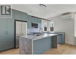 UPPER - 250 HALLAM STREET, Toronto, Ontario