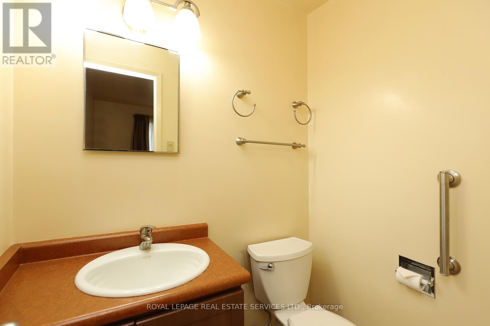 2671 Homelands Drive, Mississauga, Ontario  L5K 1H7 - Photo 14 - W12878528