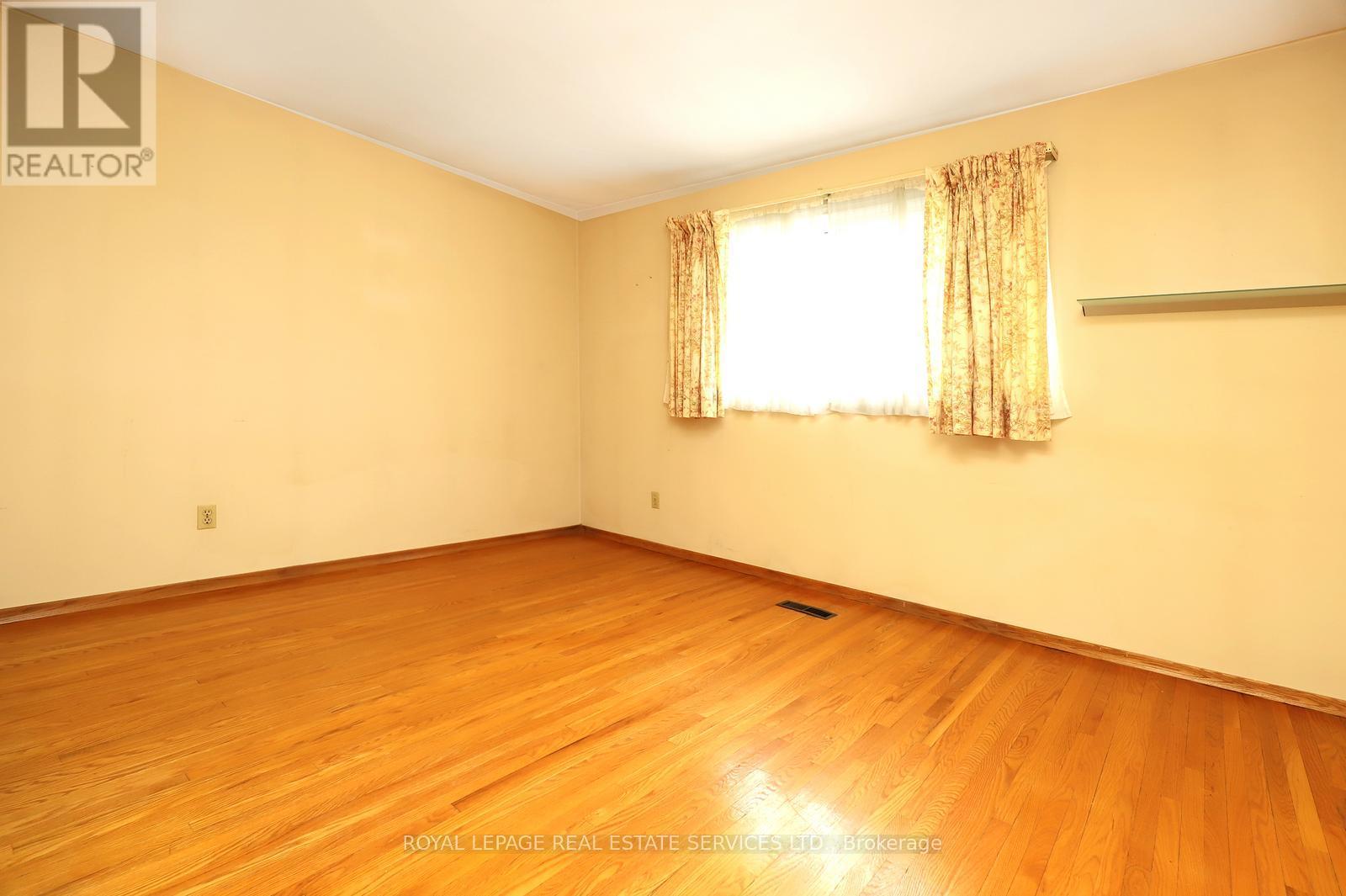 2671 Homelands Drive, Mississauga, Ontario  L5K 1H7 - Photo 15 - W12878528