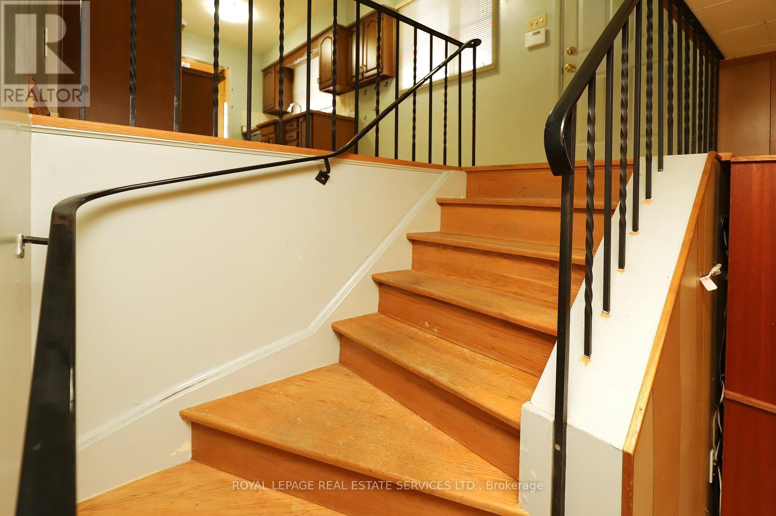 2671 Homelands Drive, Mississauga, Ontario  L5K 1H7 - Photo 18 - W12878528