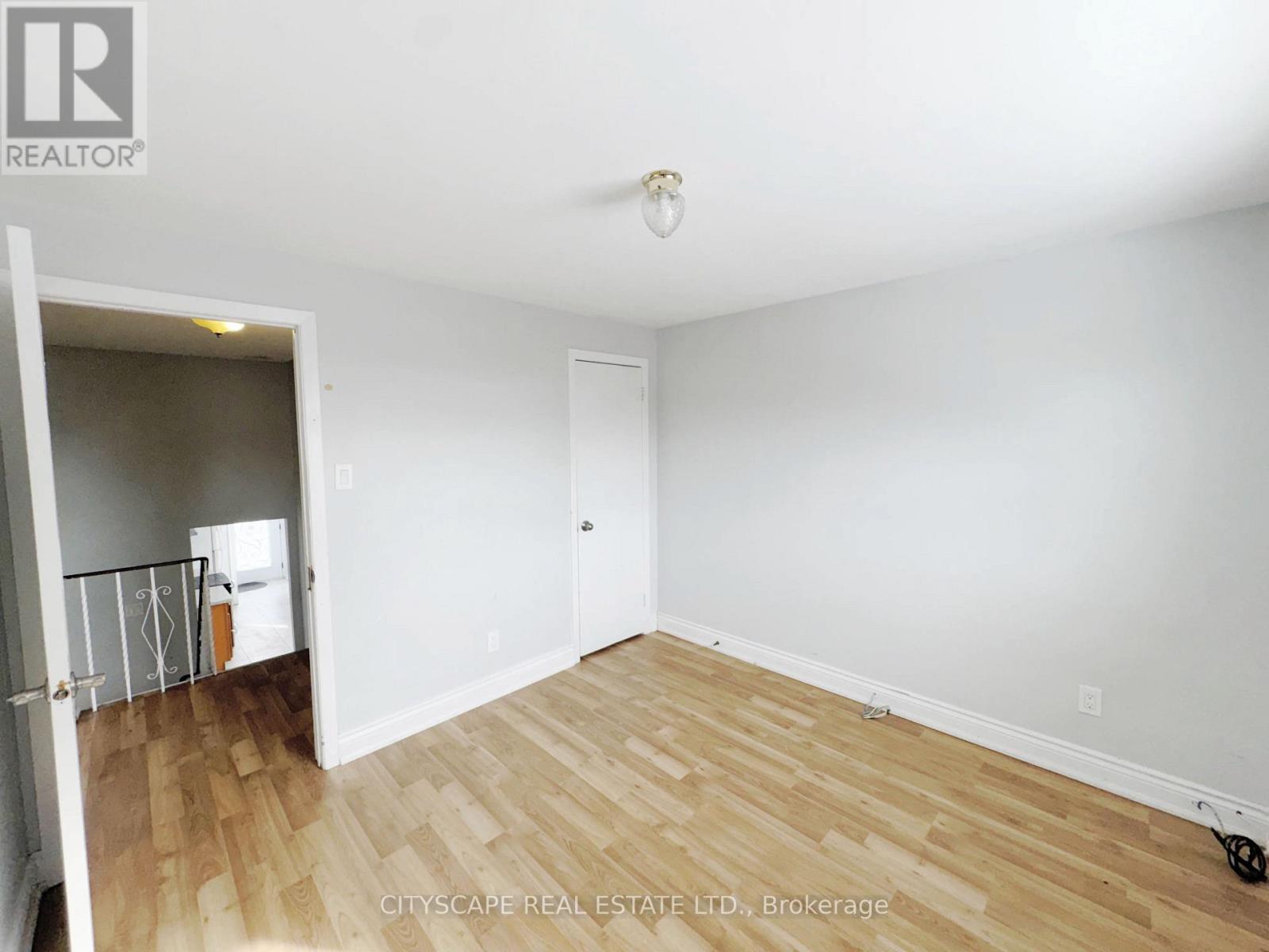 11 Melpham Court, Toronto, Ontario  M9V 2H2 - Photo 19 - W12878546