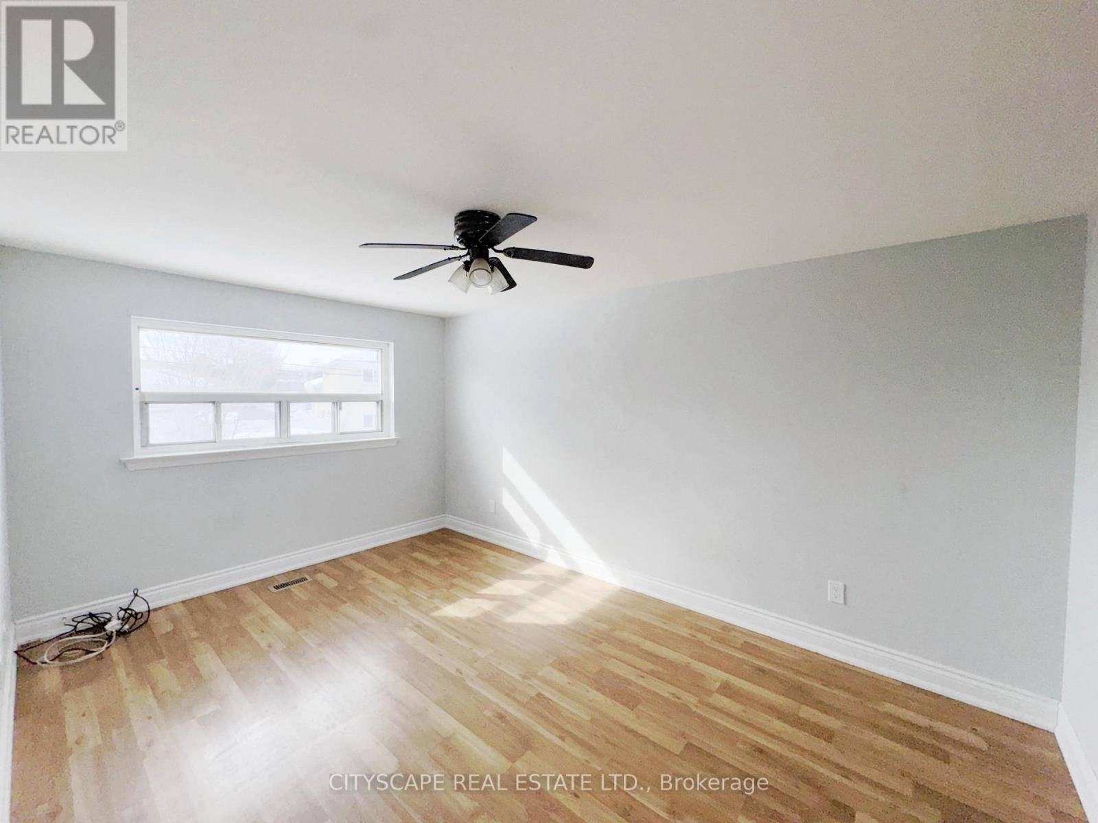 11 Melpham Court, Toronto, Ontario  M9V 2H2 - Photo 20 - W12878546