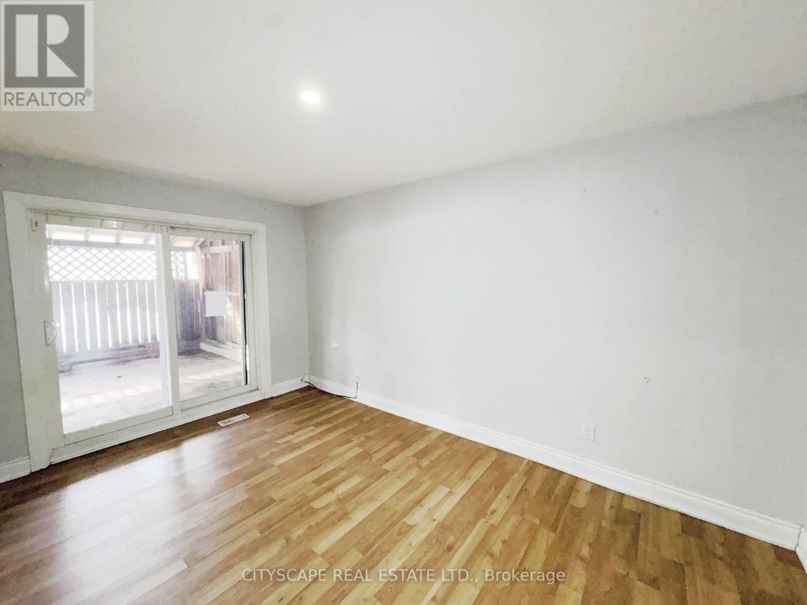 11 Melpham Court, Toronto, Ontario  M9V 2H2 - Photo 22 - W12878546