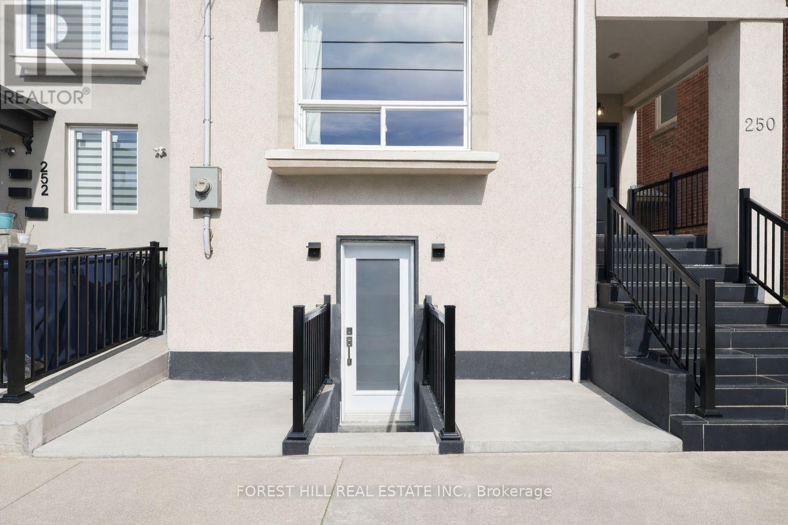 Lower - 250 Hallam Street, Toronto, Ontario  M6H 1Y1 - Photo 17 - W12878548