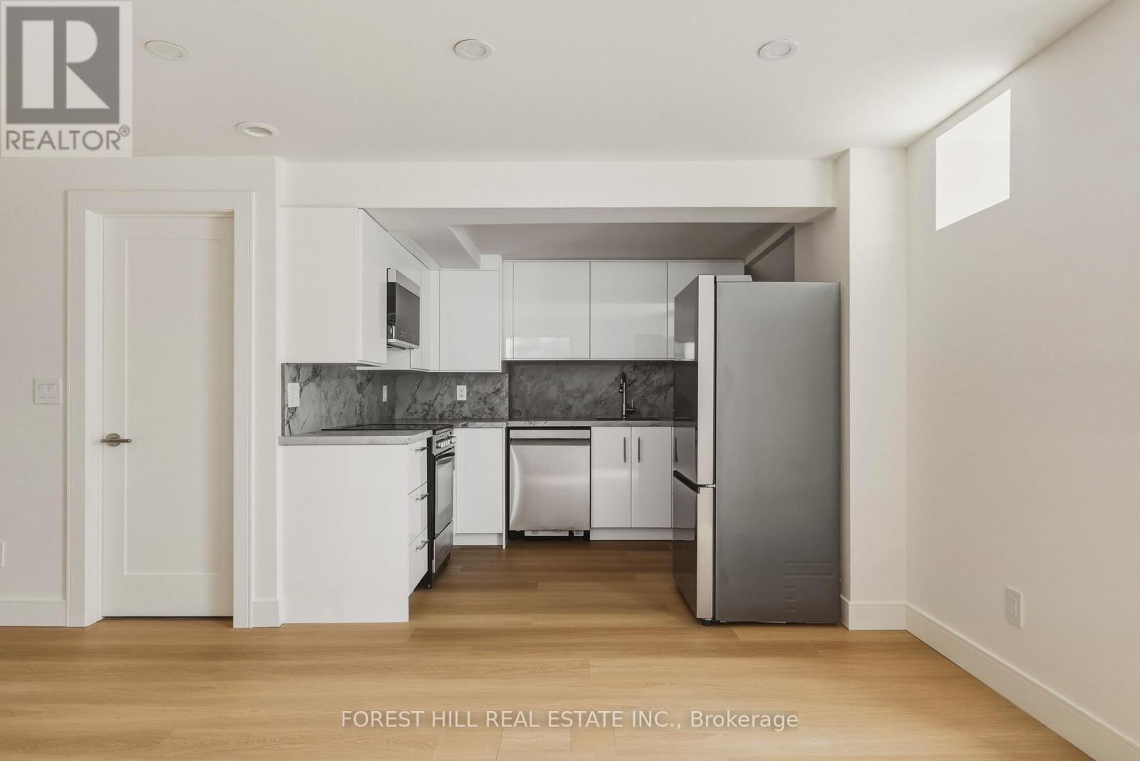 Lower - 250 Hallam Street, Toronto, Ontario  M6H 1Y1 - Photo 4 - W12878548