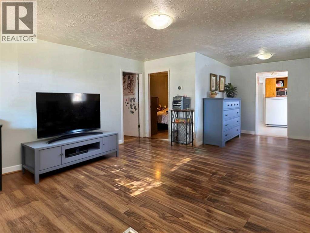 1813 4 Avenue N, Lethbridge, Alberta  T1H 0L6 - Photo 3 - A2292321