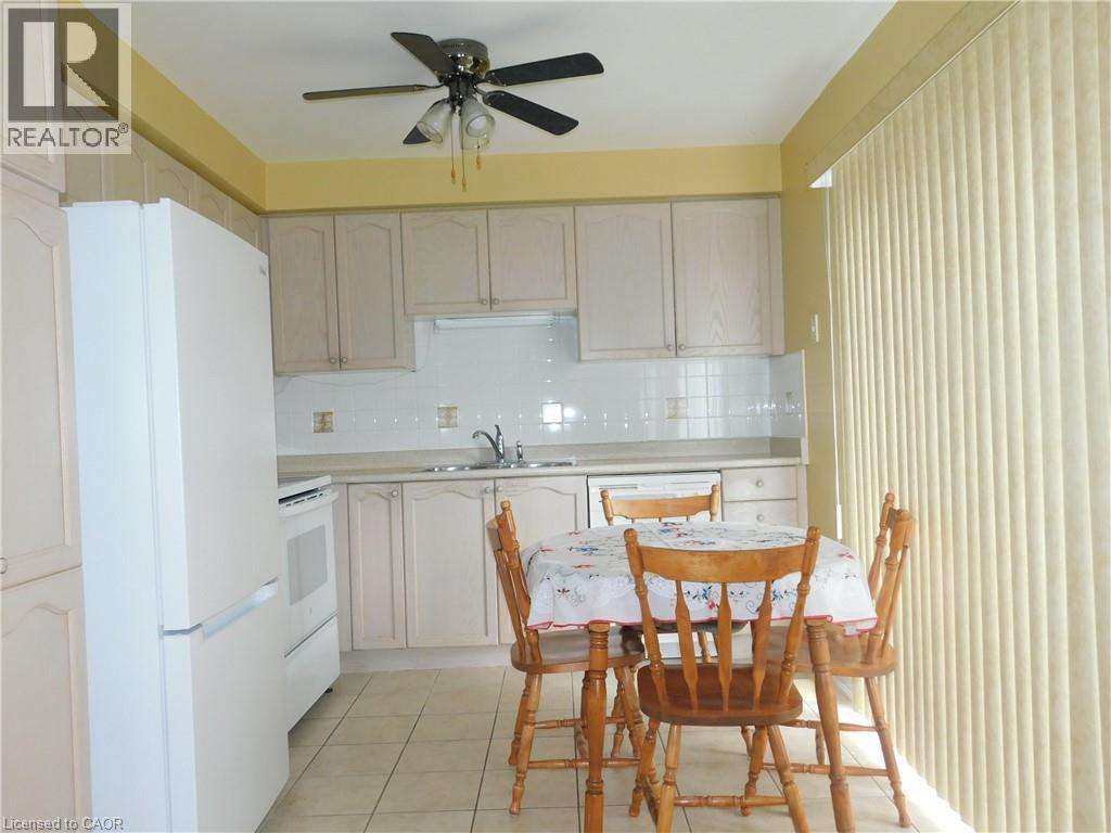 24 Kenyon Crescent Unit# 15, Grimsby, Ontario  L3M 5S4 - Photo 4 - 40811394