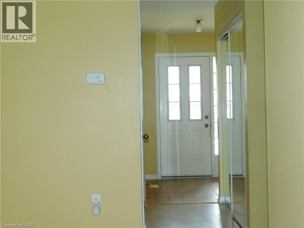 24 Kenyon Crescent Unit# 15, Grimsby, Ontario  L3M 5S4 - Photo 2 - 40811394