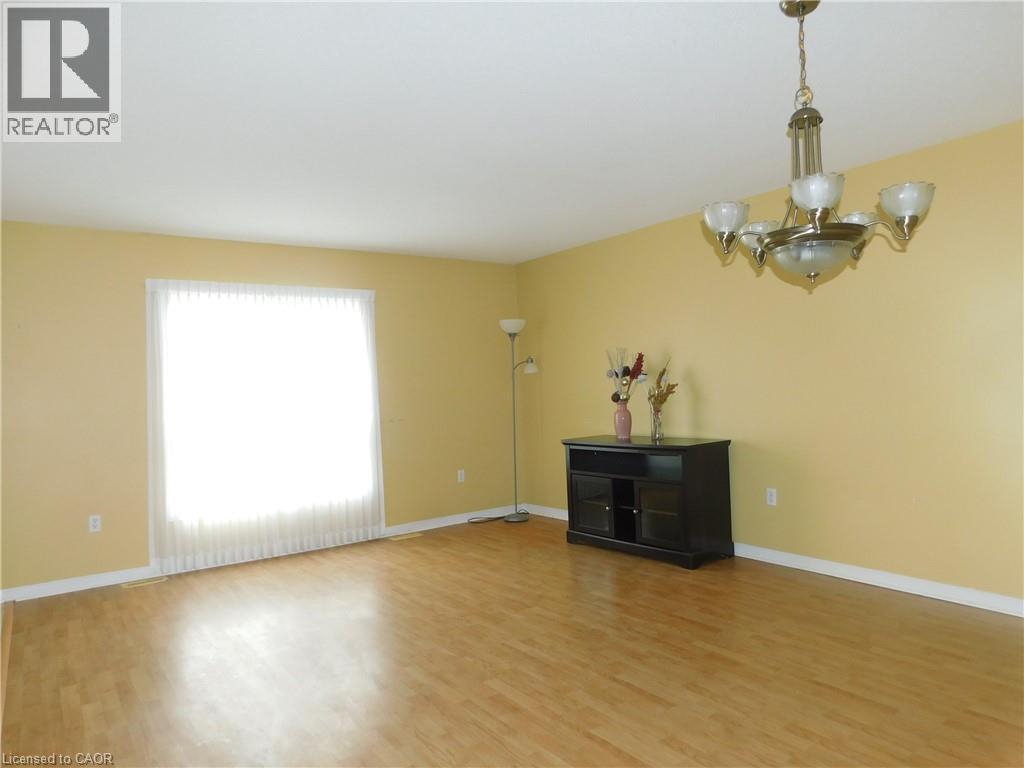 24 Kenyon Crescent Unit# 15, Grimsby, Ontario  L3M 5S4 - Photo 3 - 40811394