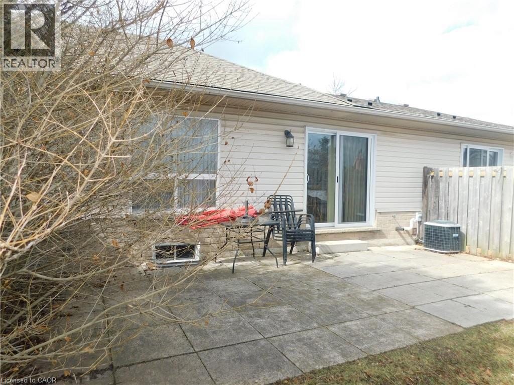 24 Kenyon Crescent Unit# 15, Grimsby, Ontario  L3M 5S4 - Photo 13 - 40811394