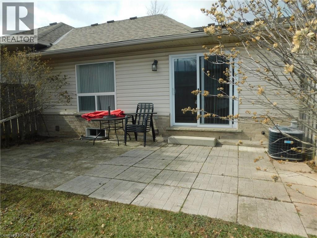 24 Kenyon Crescent Unit# 15, Grimsby, Ontario  L3M 5S4 - Photo 12 - 40811394