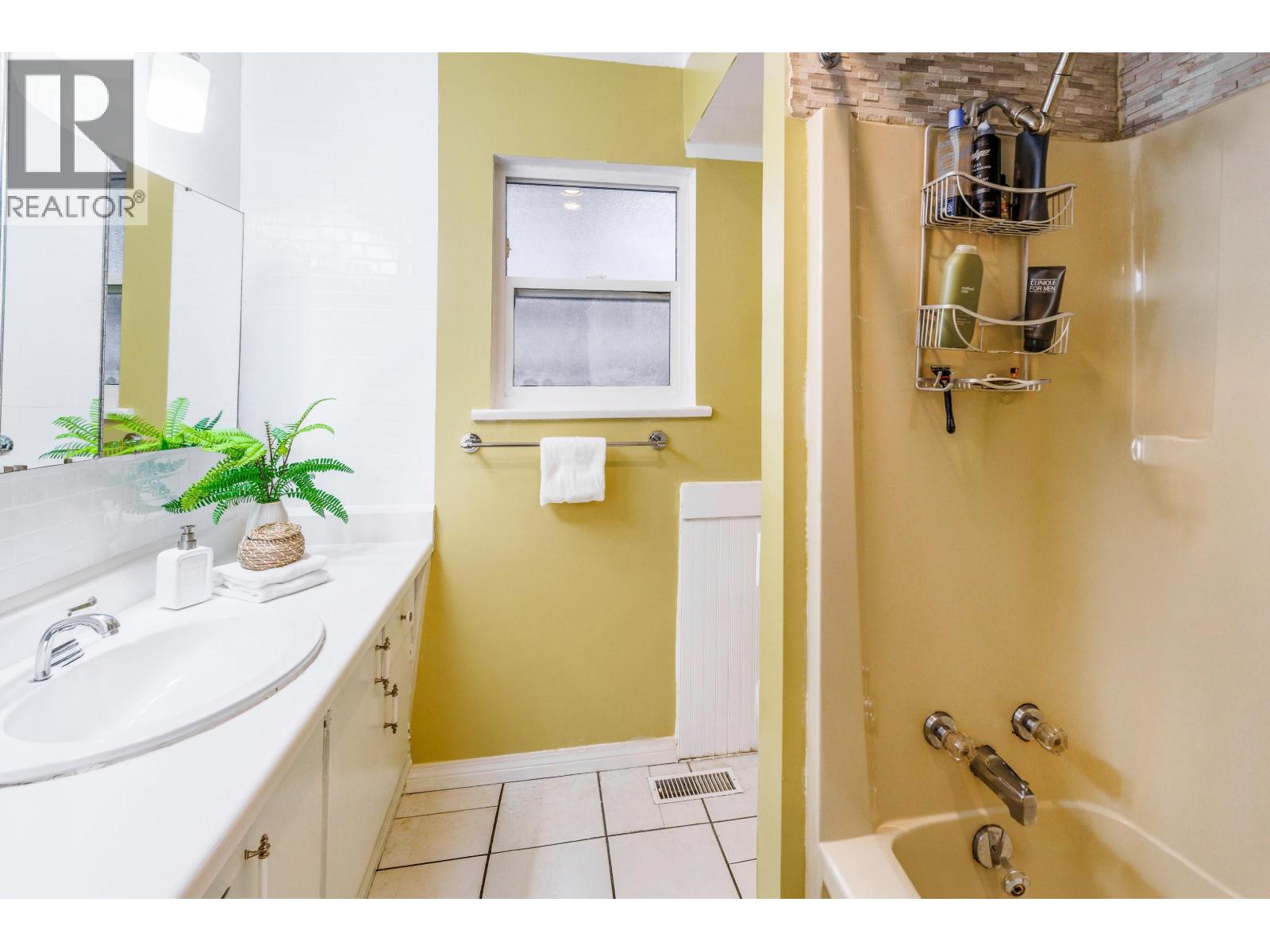 3361 Viewmount Place, Port Moody, British Columbia  V3H 2L6 - Photo 15 - R3099350