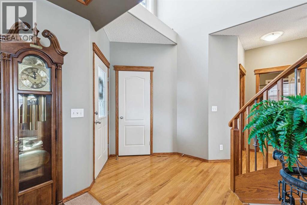 63 Evergreen Heights Sw, Calgary, Alberta  Y2Y 3A6 - Photo 2 - A2288146