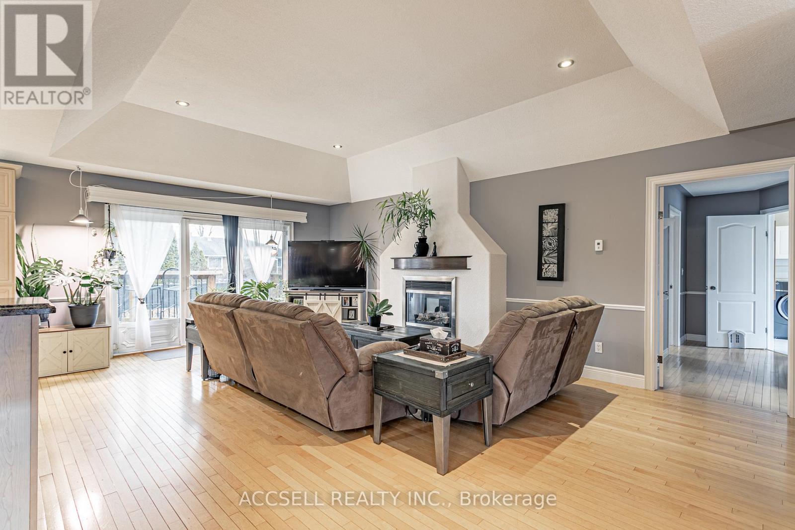 439 Broadway Street, Tillsonburg, Ontario  N4G 3S8 - Photo 11 - X12878552