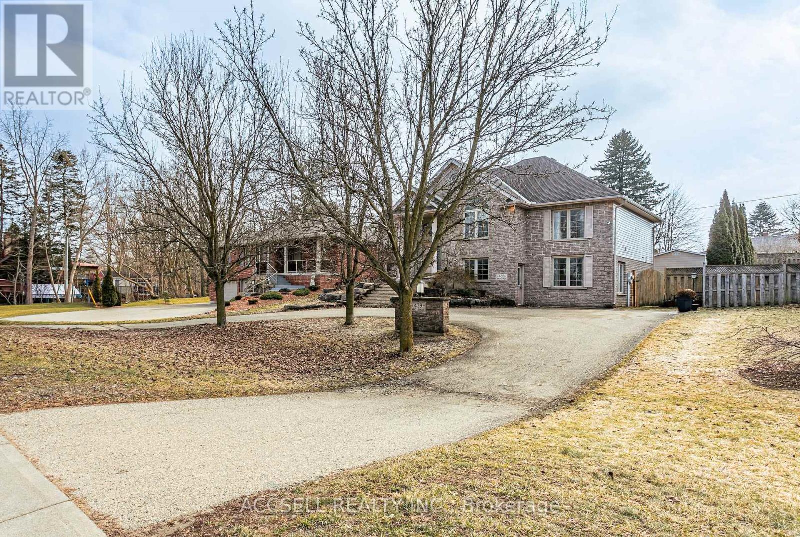 439 Broadway Street, Tillsonburg, Ontario  N4G 3S8 - Photo 4 - X12878552