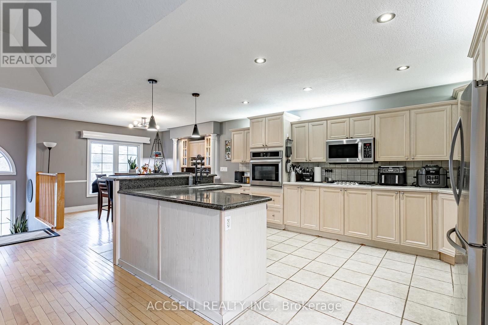 439 Broadway Street, Tillsonburg, Ontario  N4G 3S8 - Photo 7 - X12878552