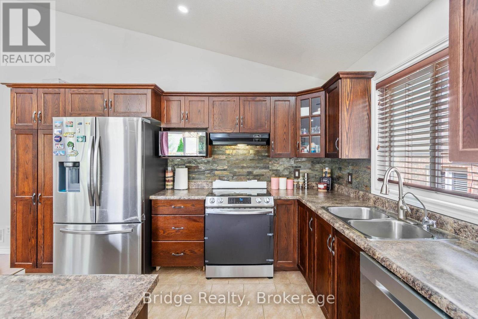 451 Fairway Road, Woodstock, Ontario  N4T 0E1 - Photo 11 - X12878592