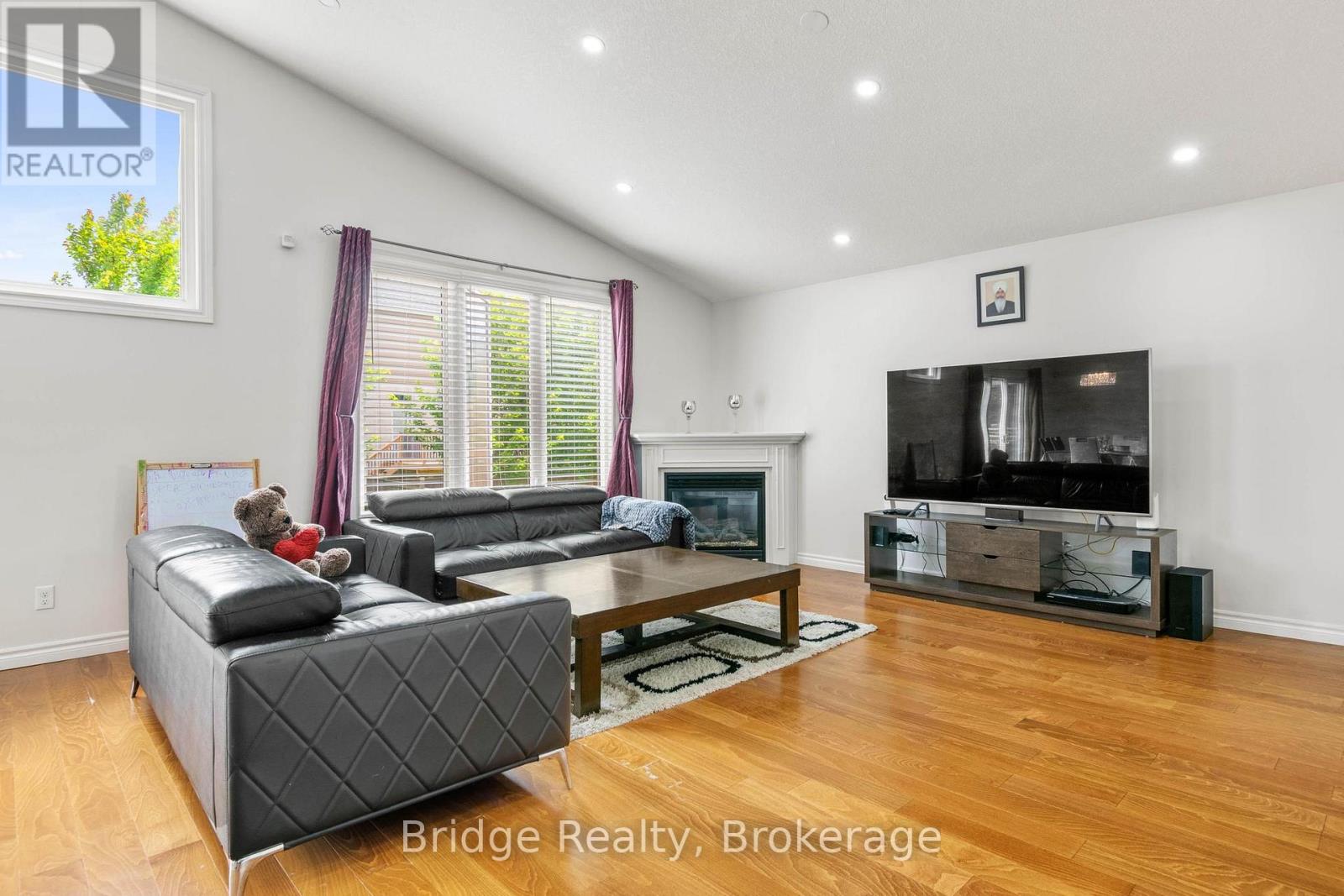 451 Fairway Road, Woodstock, Ontario  N4T 0E1 - Photo 9 - X12878592