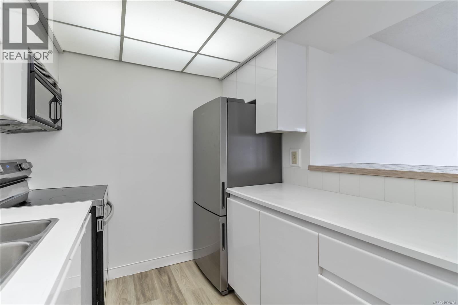 706 325 Maitland St, Victoria, British Columbia  V9A 7G7 - Photo 8 - 1028761