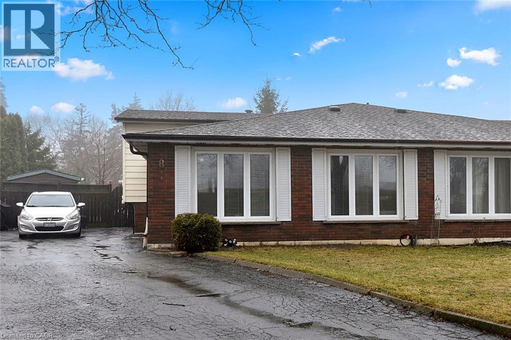 8 BALA Place, Hamilton, Ontario