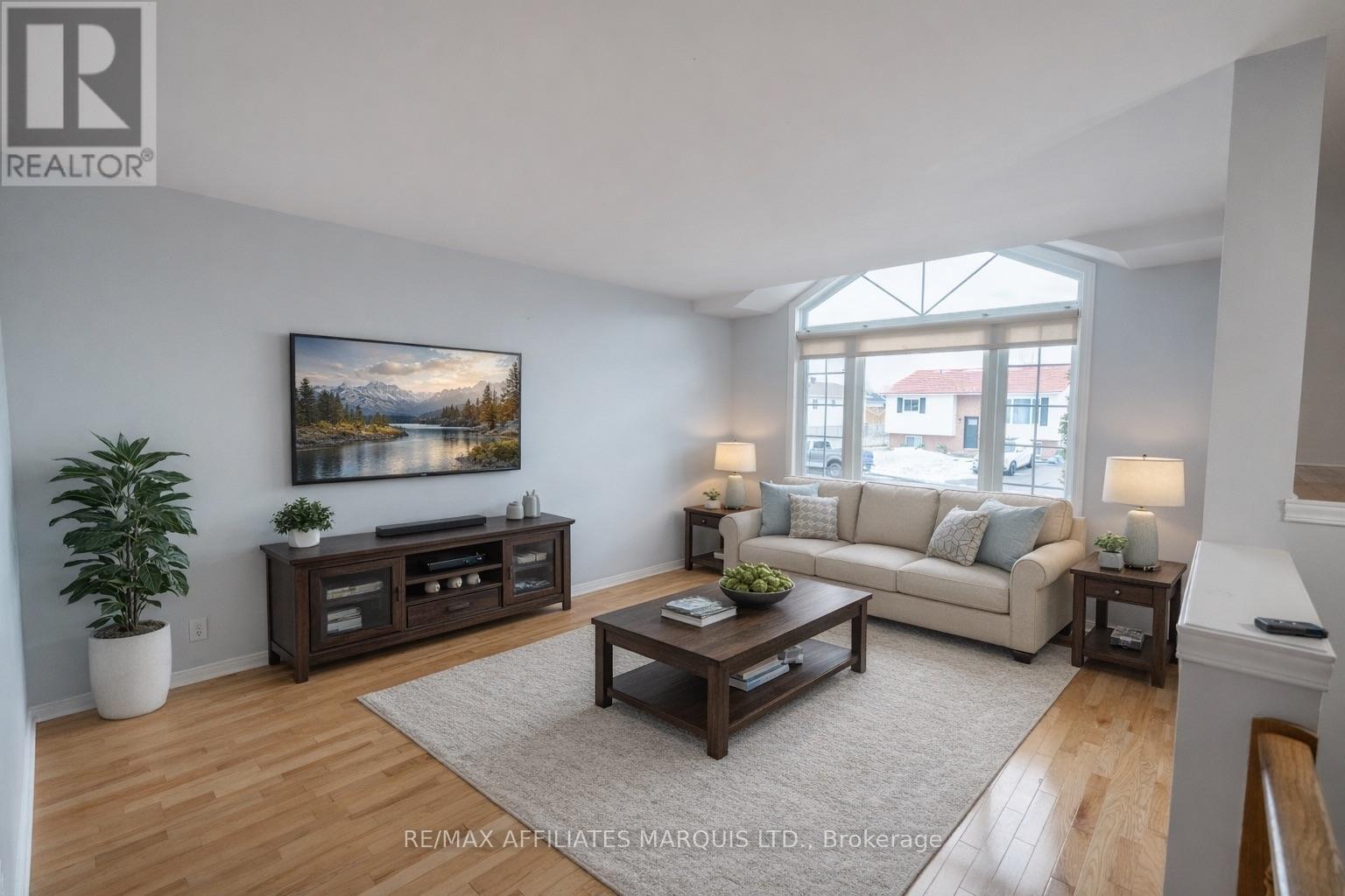 1777 Cumberland Street, Cornwall, Ontario  K6J 5V1 - Photo 2 - X12769938