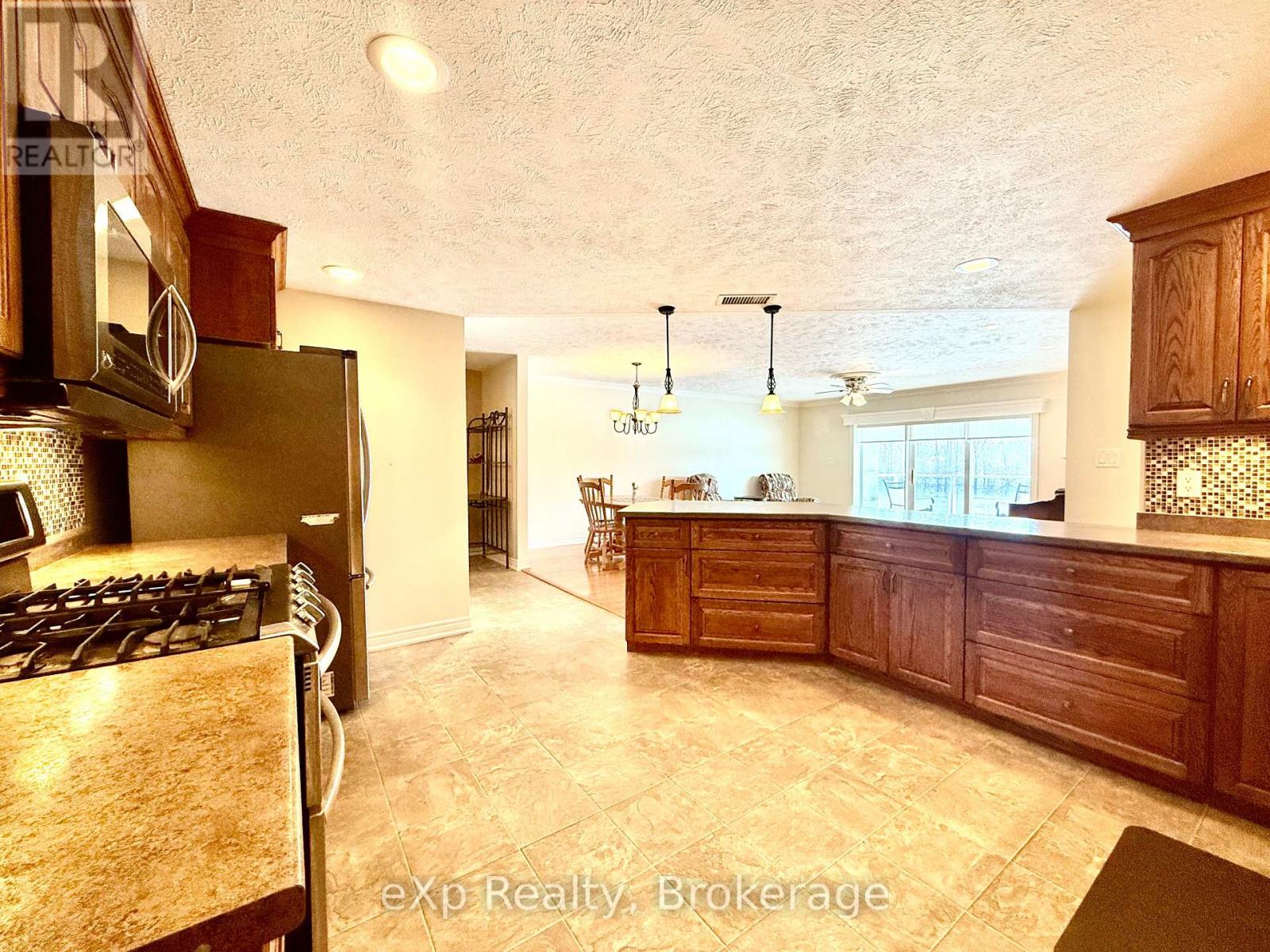 203 - 125 William Street, Brockton, Ontario  N0G 2V0 - Photo 8 - X12878616