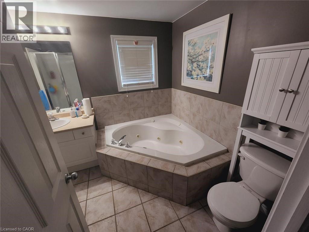 23 SCHUELLER Street Unit# Upper, Kitchener, Ontario