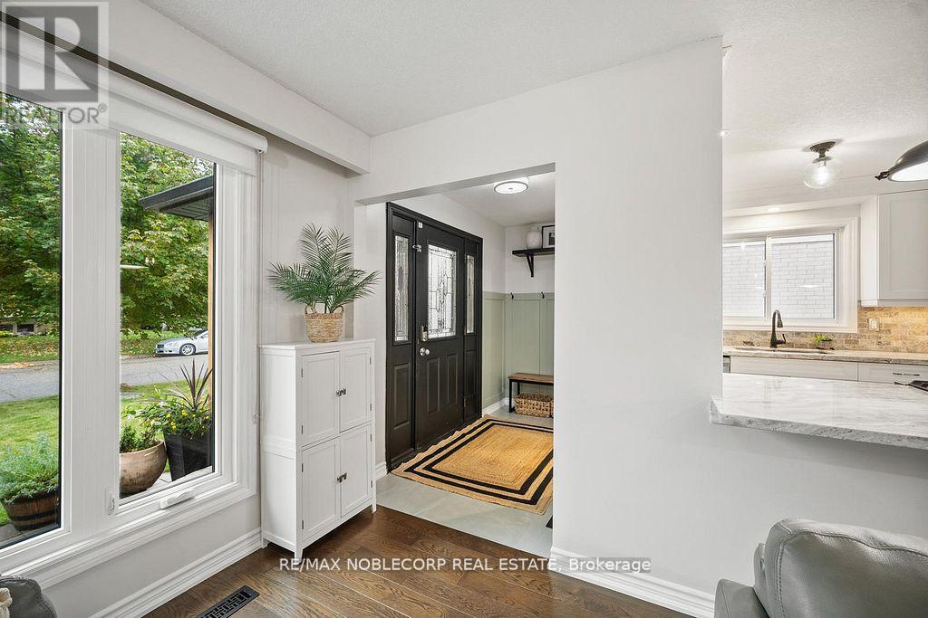 42 Mitchell Avenue, New Tecumseth, Ontario  L9R 1C2 - Photo 7 - N12878562