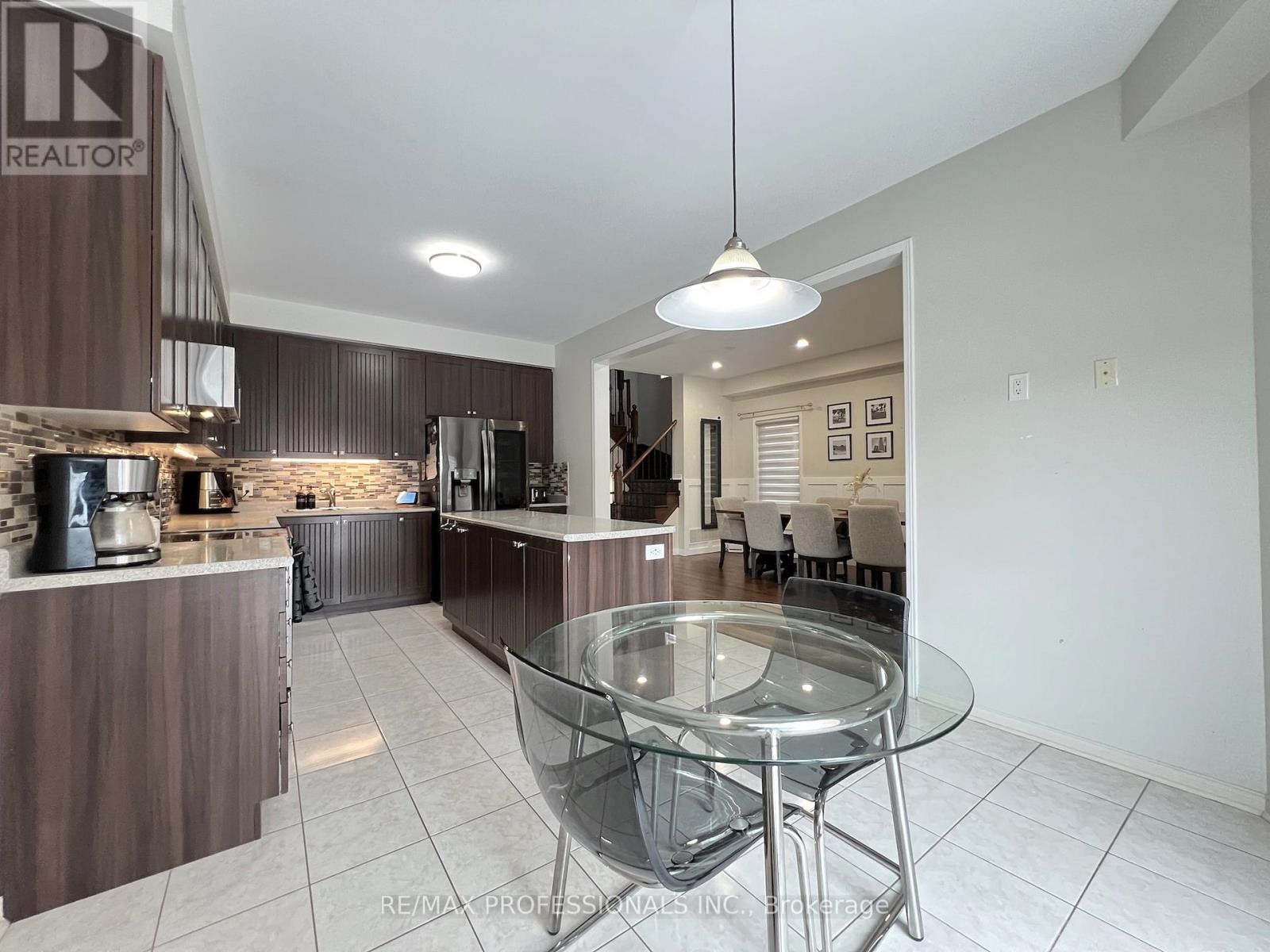 49 Liberty Crescent, Bradford West Gwillimbury, Ontario  L3Z 0P5 - Photo 11 - N12878612