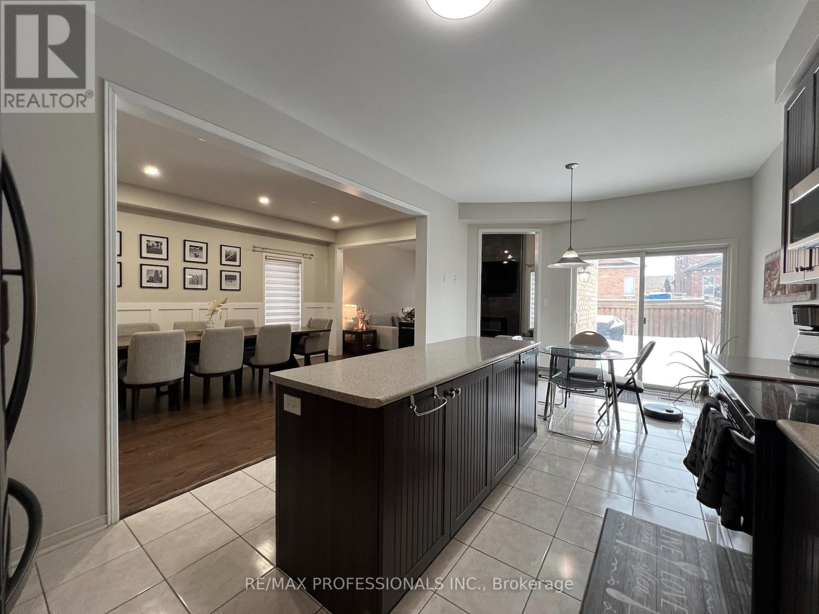 49 Liberty Crescent, Bradford West Gwillimbury, Ontario  L3Z 0P5 - Photo 12 - N12878612