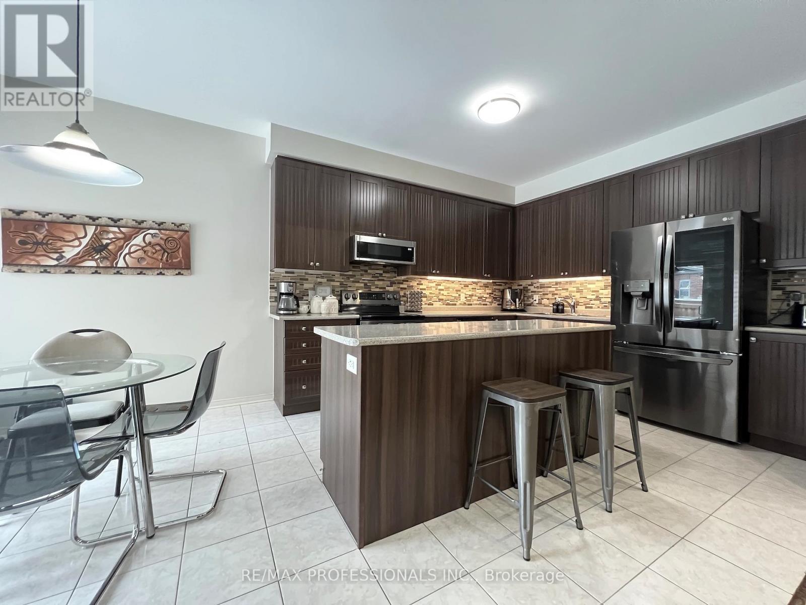 49 Liberty Crescent, Bradford West Gwillimbury, Ontario  L3Z 0P5 - Photo 14 - N12878612