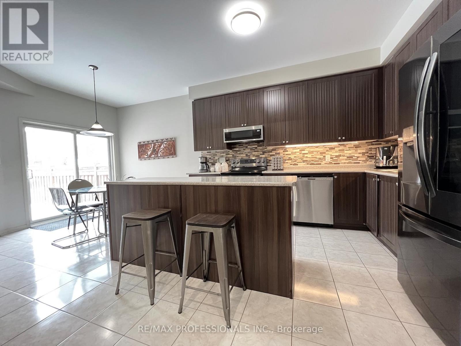 49 Liberty Crescent, Bradford West Gwillimbury, Ontario  L3Z 0P5 - Photo 15 - N12878612